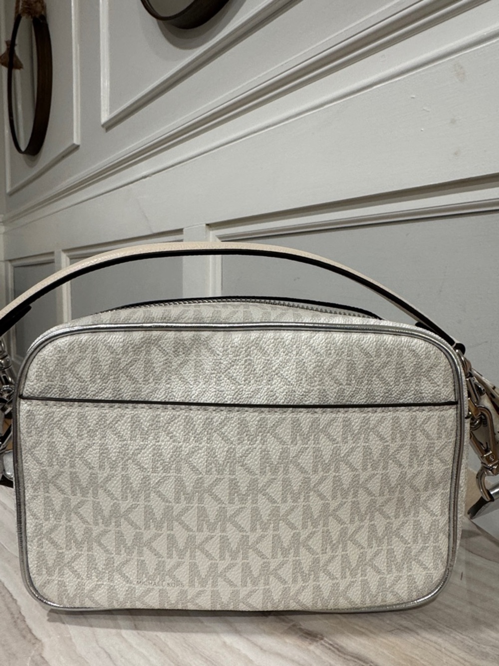 Michael Kors Bag Jet Set Signature Logo Strap with Front Pockets Crossbody - Picture 8 of 17